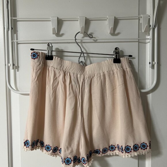 Blue Rain Francesca's Bohemian Embroidered Scalloped Elastic Back Waist Shorts - Picture 2 of 4